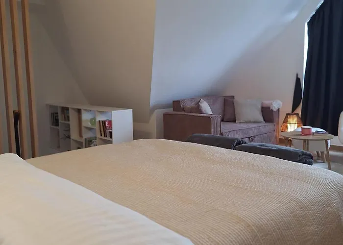 Lenka Duplex Hill アパート