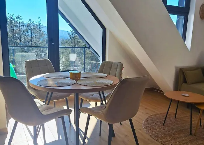 Lenka Duplex Hill アパート *